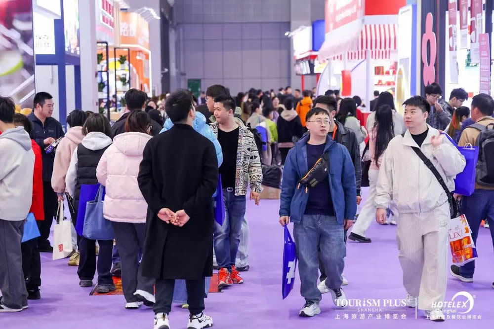 现场直击｜开展首日万戈展台获赞无数